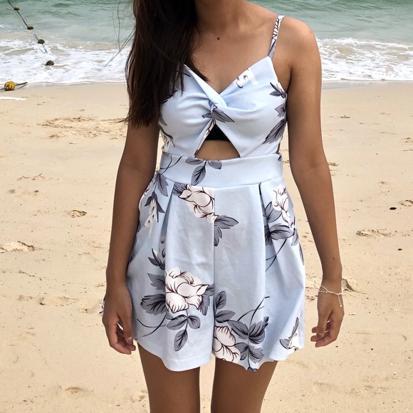 Floral Romper - Picture 4 of 5